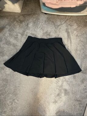 Black tennis skort